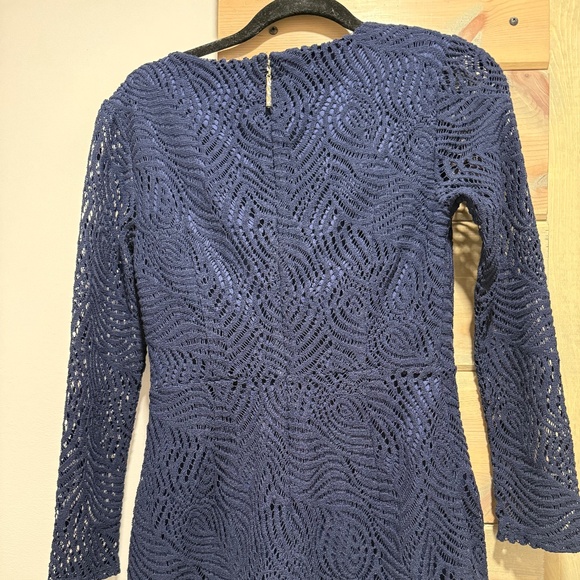 Lilly Pulitzer Tiki Wrap Style Romper Navy Blue Feather Bloom Lace Women's S - Picture 3 of 5